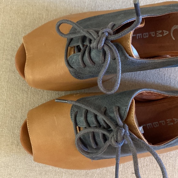 Jeffrey Campbell Leather Two Tone Lace Up Wedges Blue Tan Size 7 - Picture 5 of 13